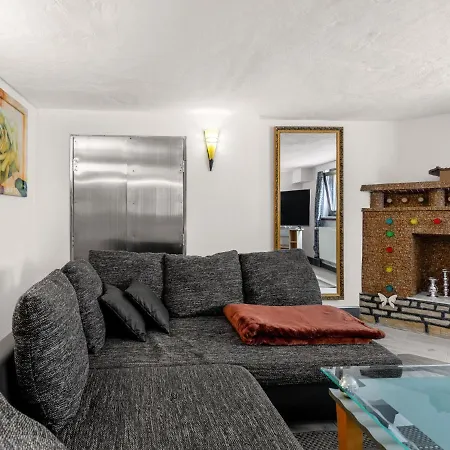 Lejlighed Elegant Apartment, *