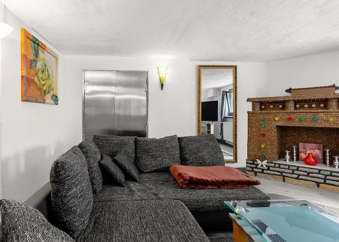 شقة Elegant Apartment, *